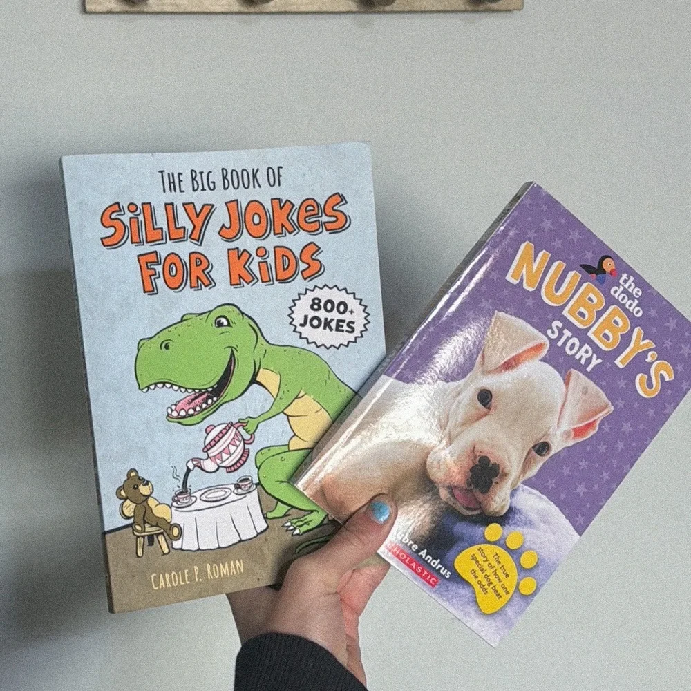 Books - Picture 1 of 8